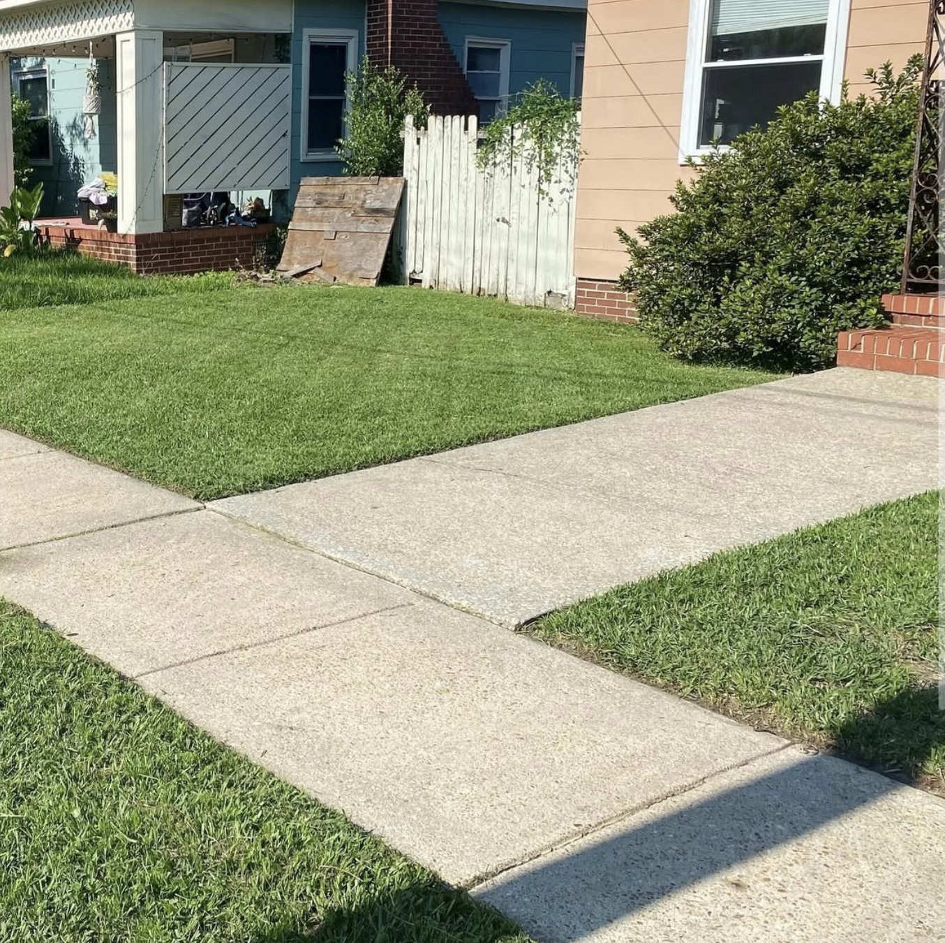 Professionally mowed lawn in Wilmington NC by Premier Lawn Care